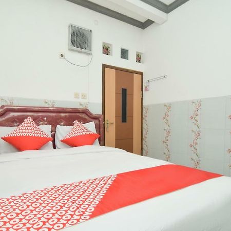 Dua Putri Villa Pasuruan Exterior photo