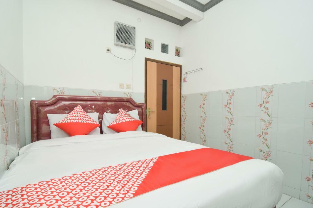 Dua Putri Villa Pasuruan Exterior photo