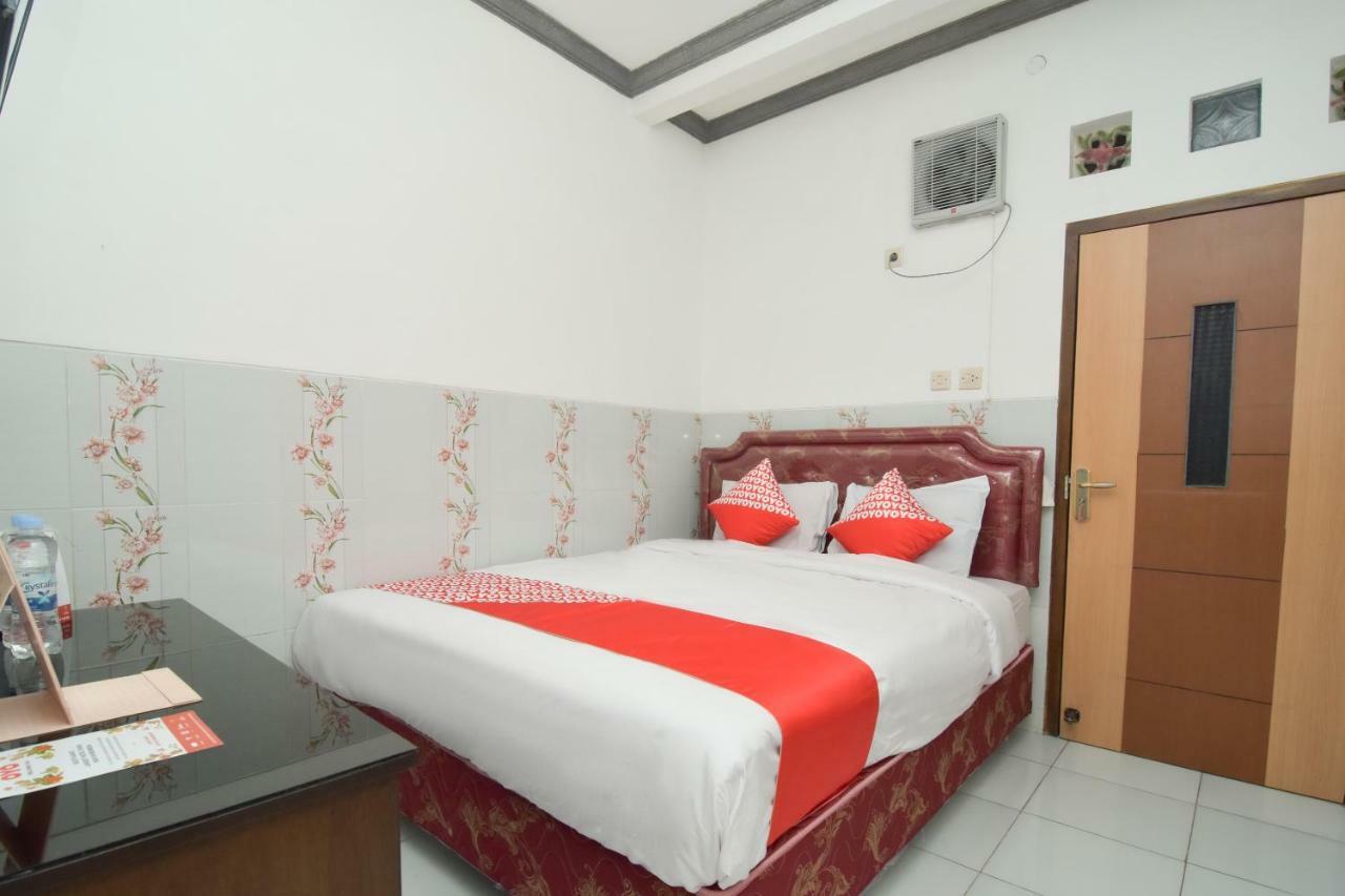 Dua Putri Villa Pasuruan Exterior photo