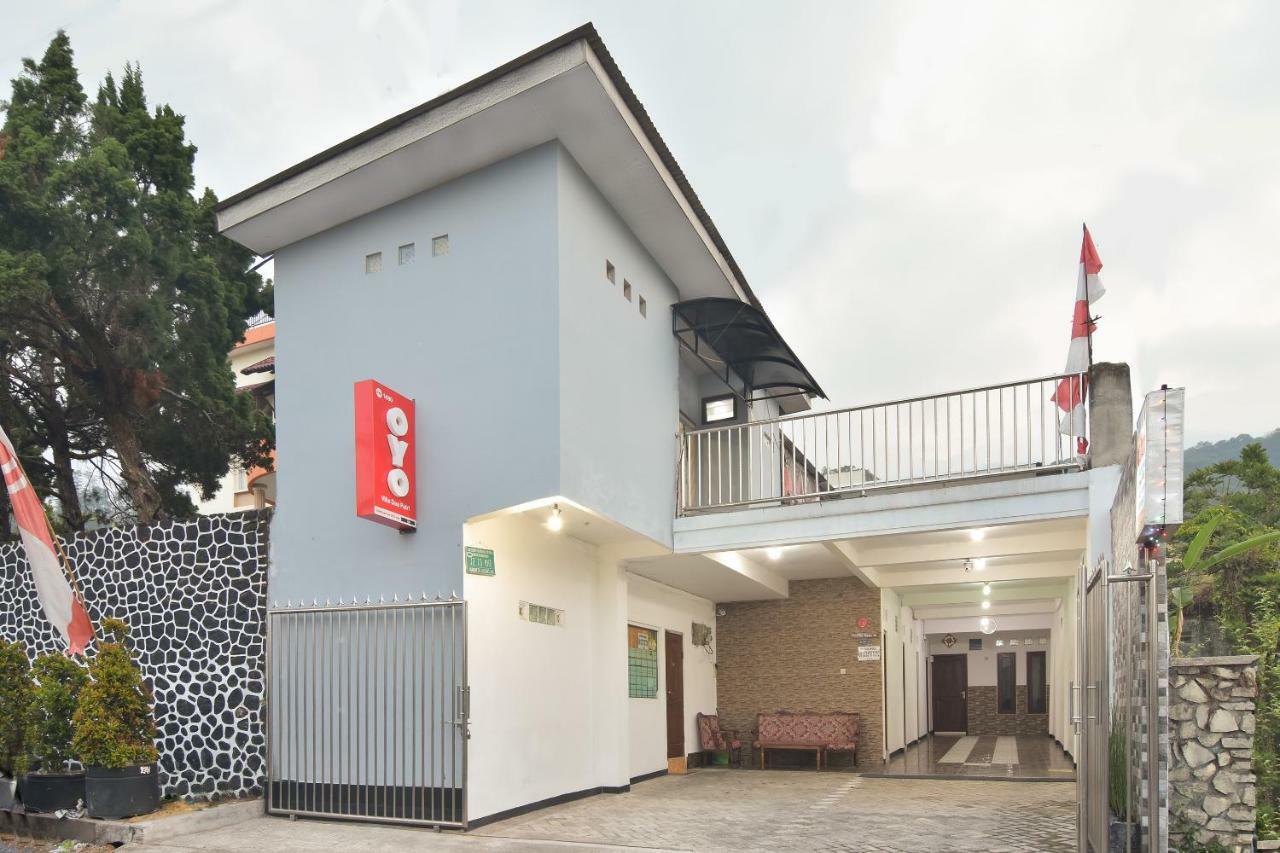 Dua Putri Villa Pasuruan Exterior photo