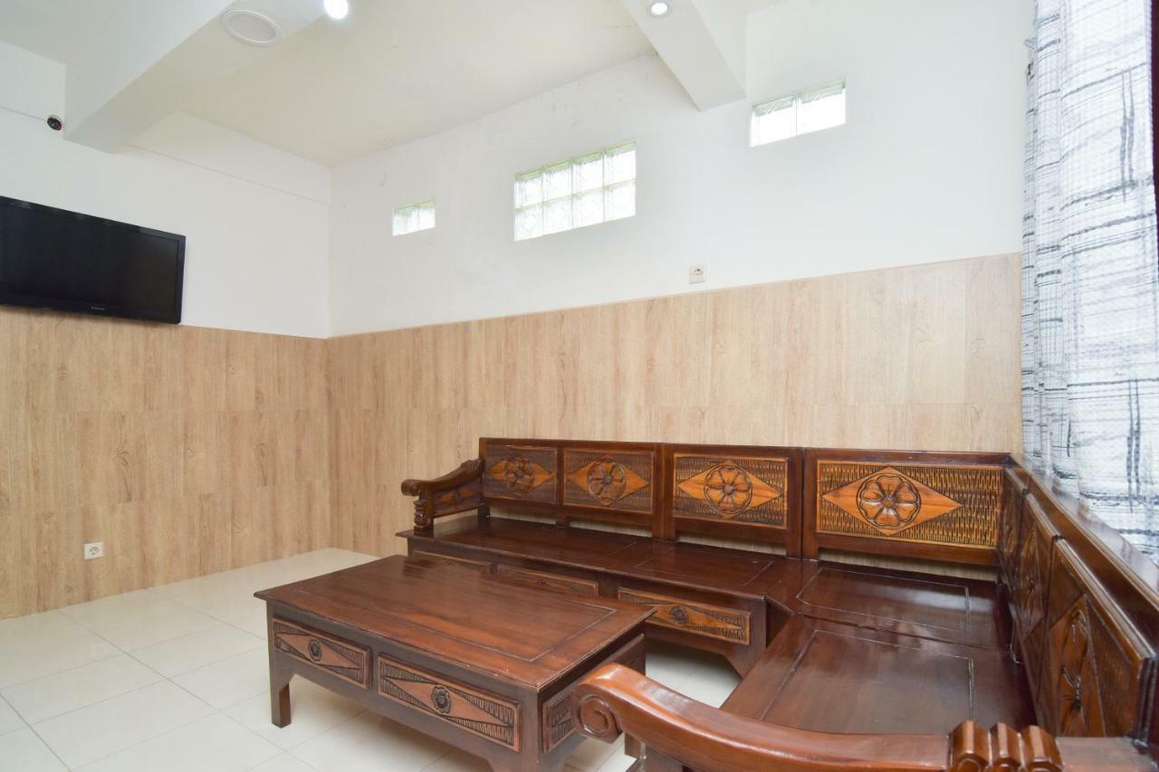 Dua Putri Villa Pasuruan Exterior photo